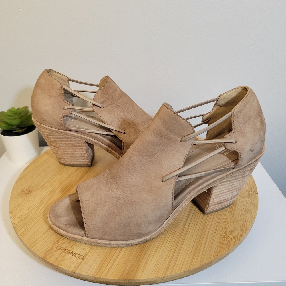 EILEEN FISHER Nikki tan nubuck leather peep toe chunky stacked heel sandals